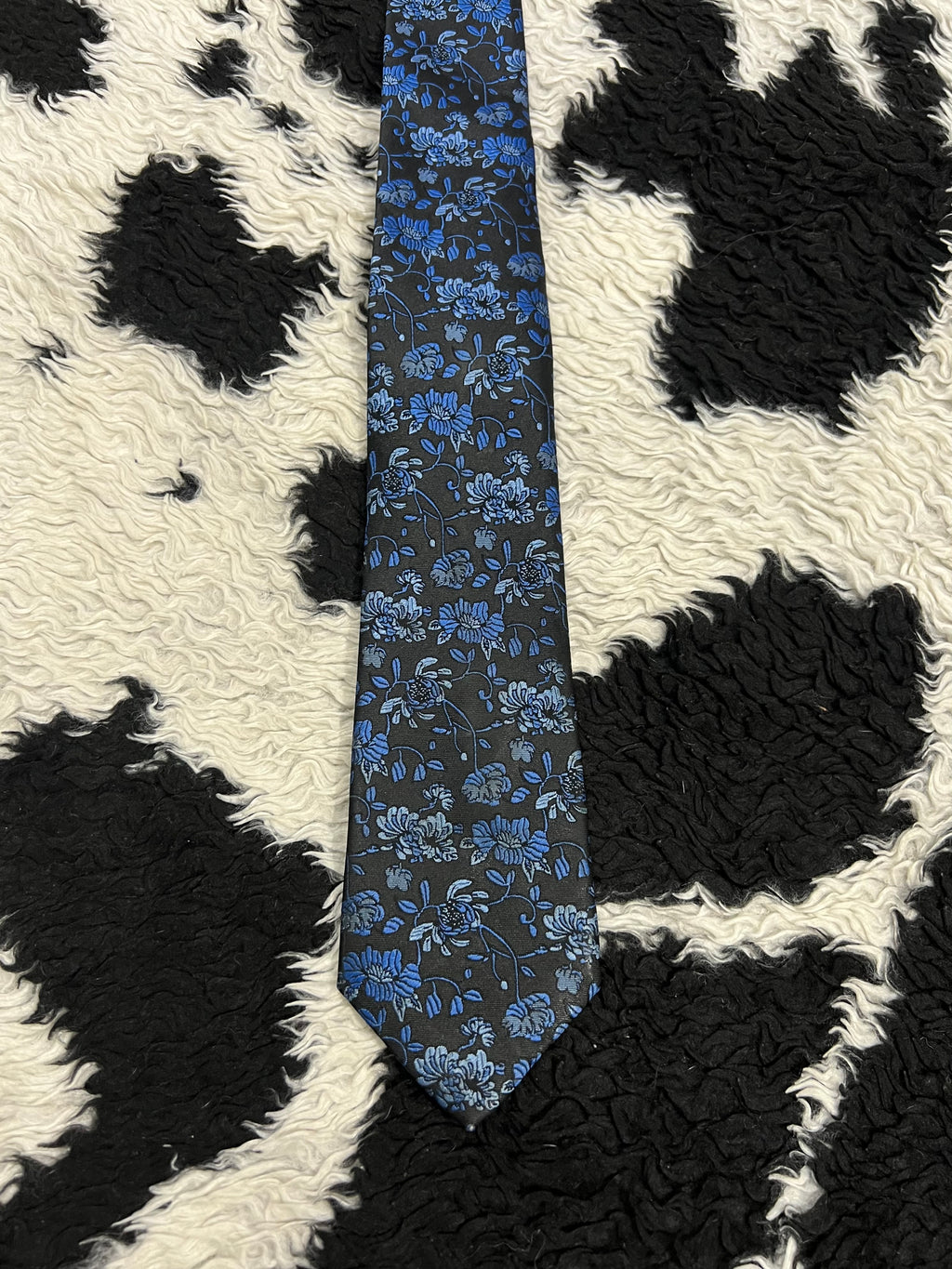 Autograph Embroidered Blue Floral Tie