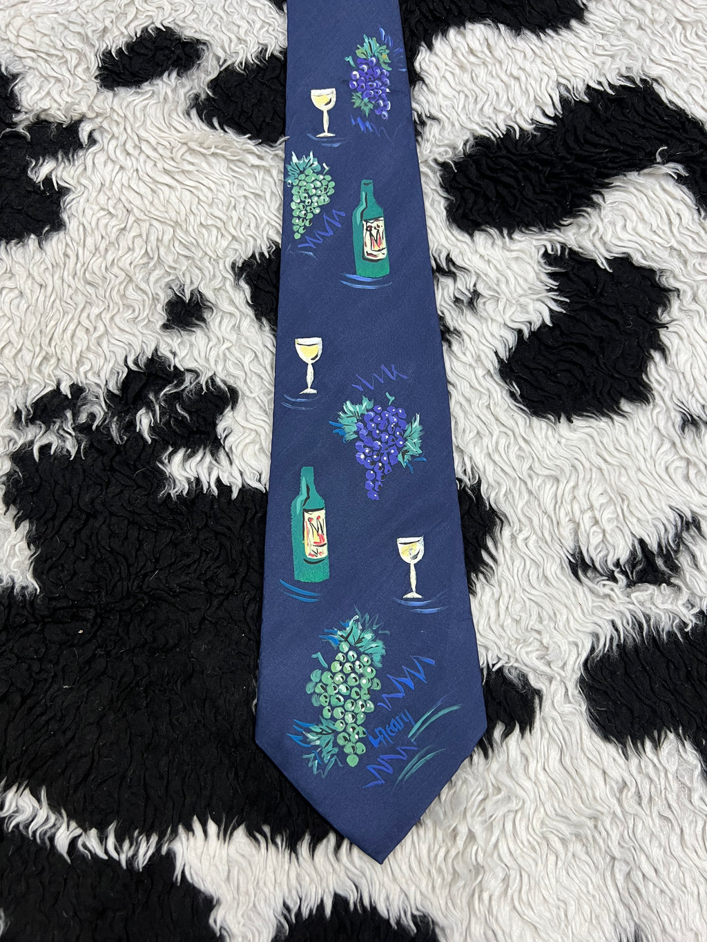 Winery & Grapes Tie