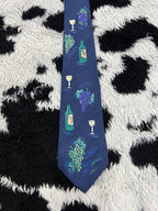 Winery & Grapes Tie