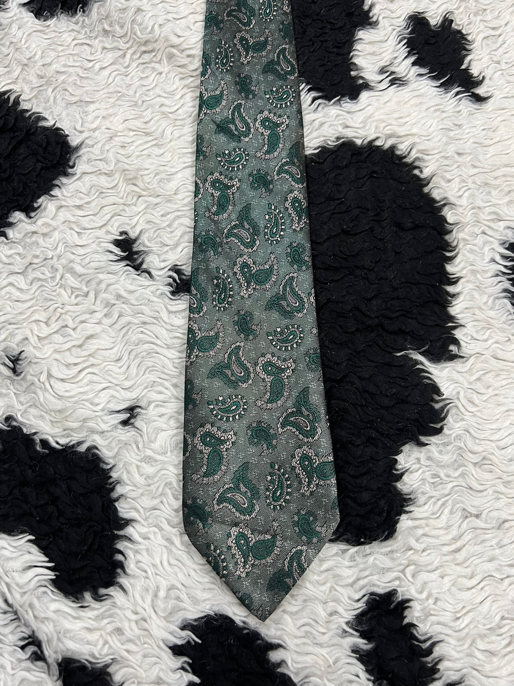IMAGE Fully Embroidered Green Paisley Tie