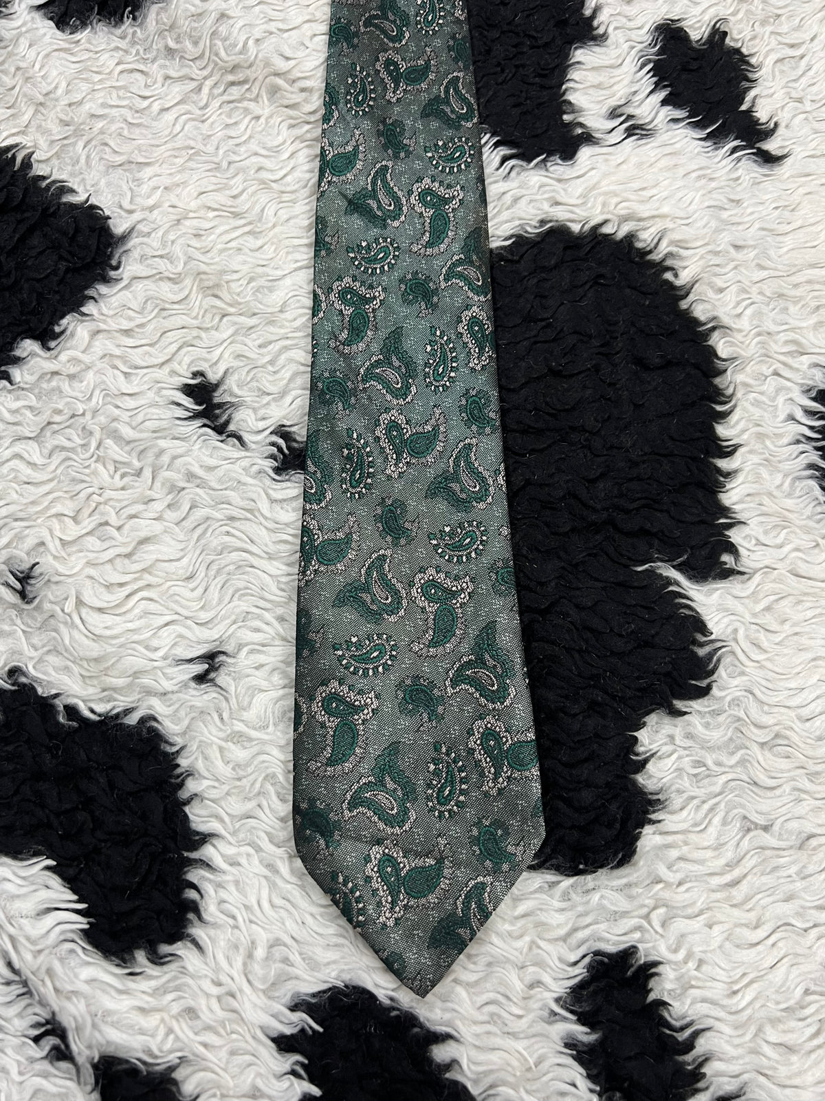 IMAGE Fully Embroidered Green Paisley Tie