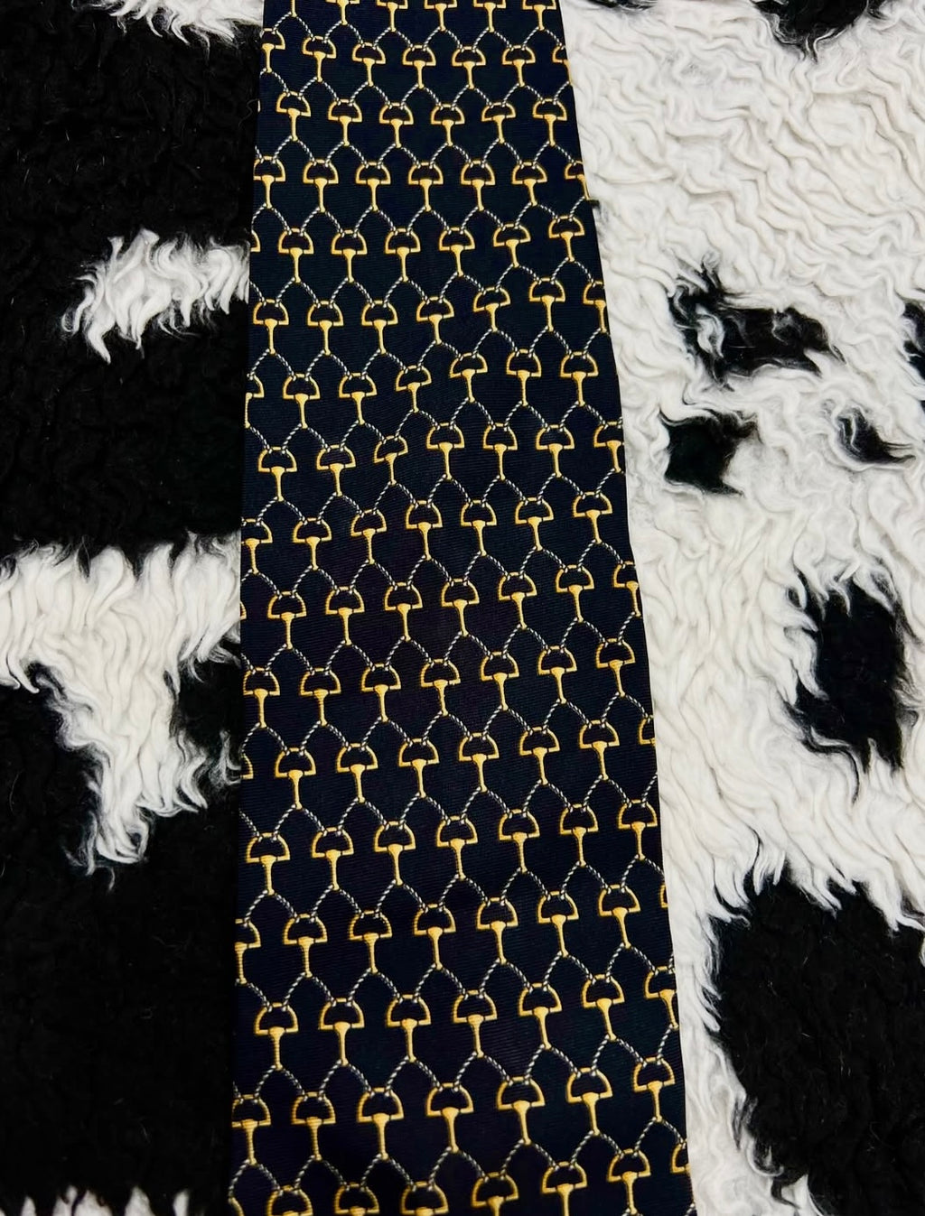 Chains Interlinked Black Tie