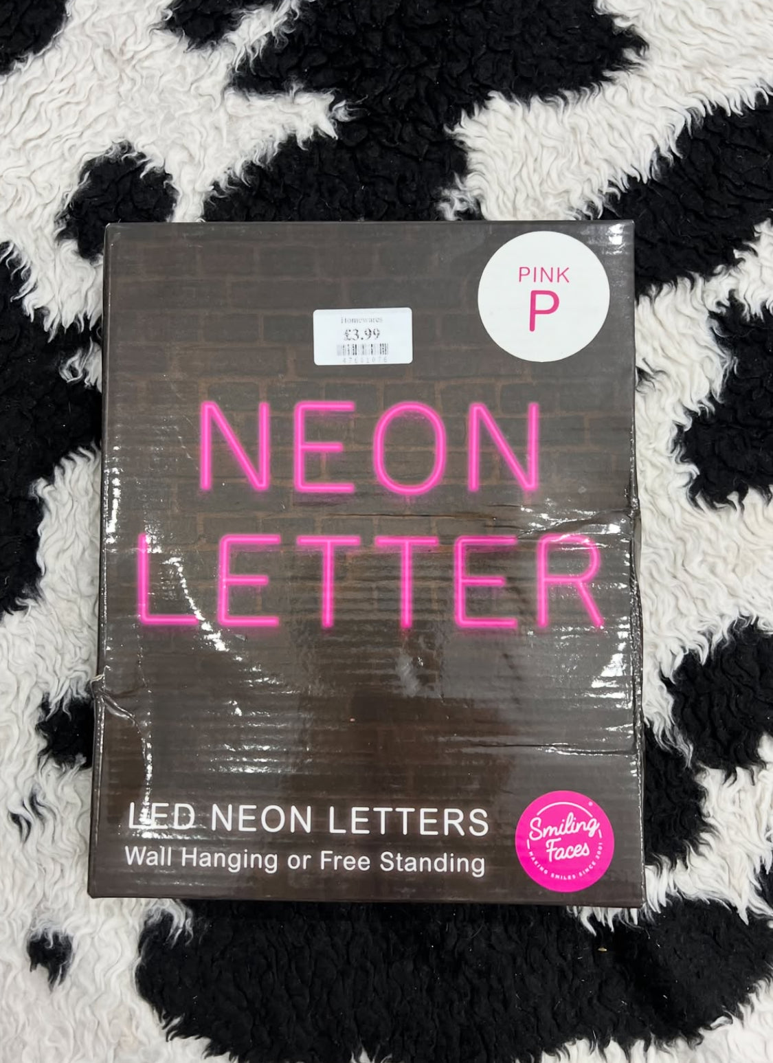Neon Letter "P" Light