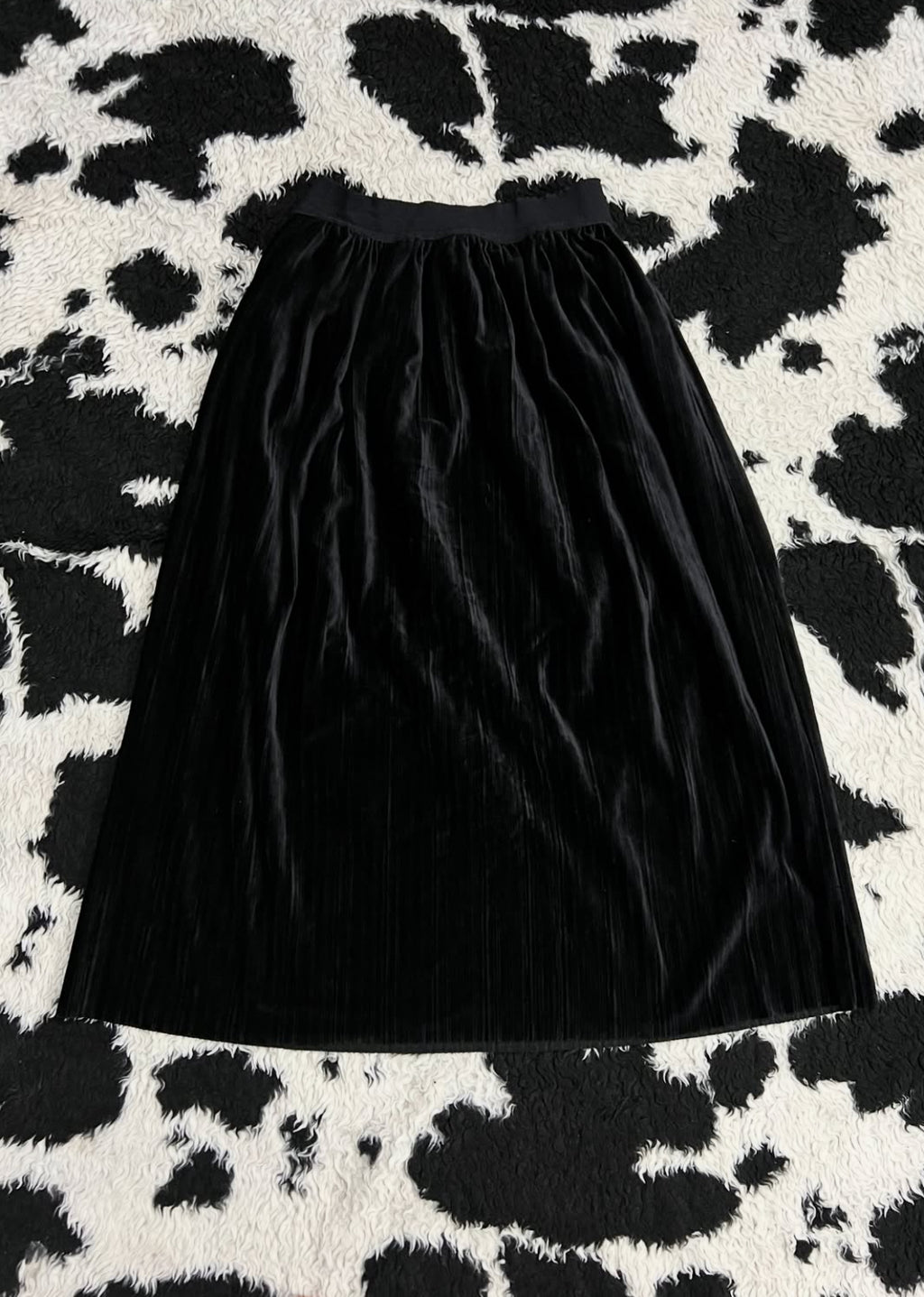 Black Pleated Long Velvet Skirt