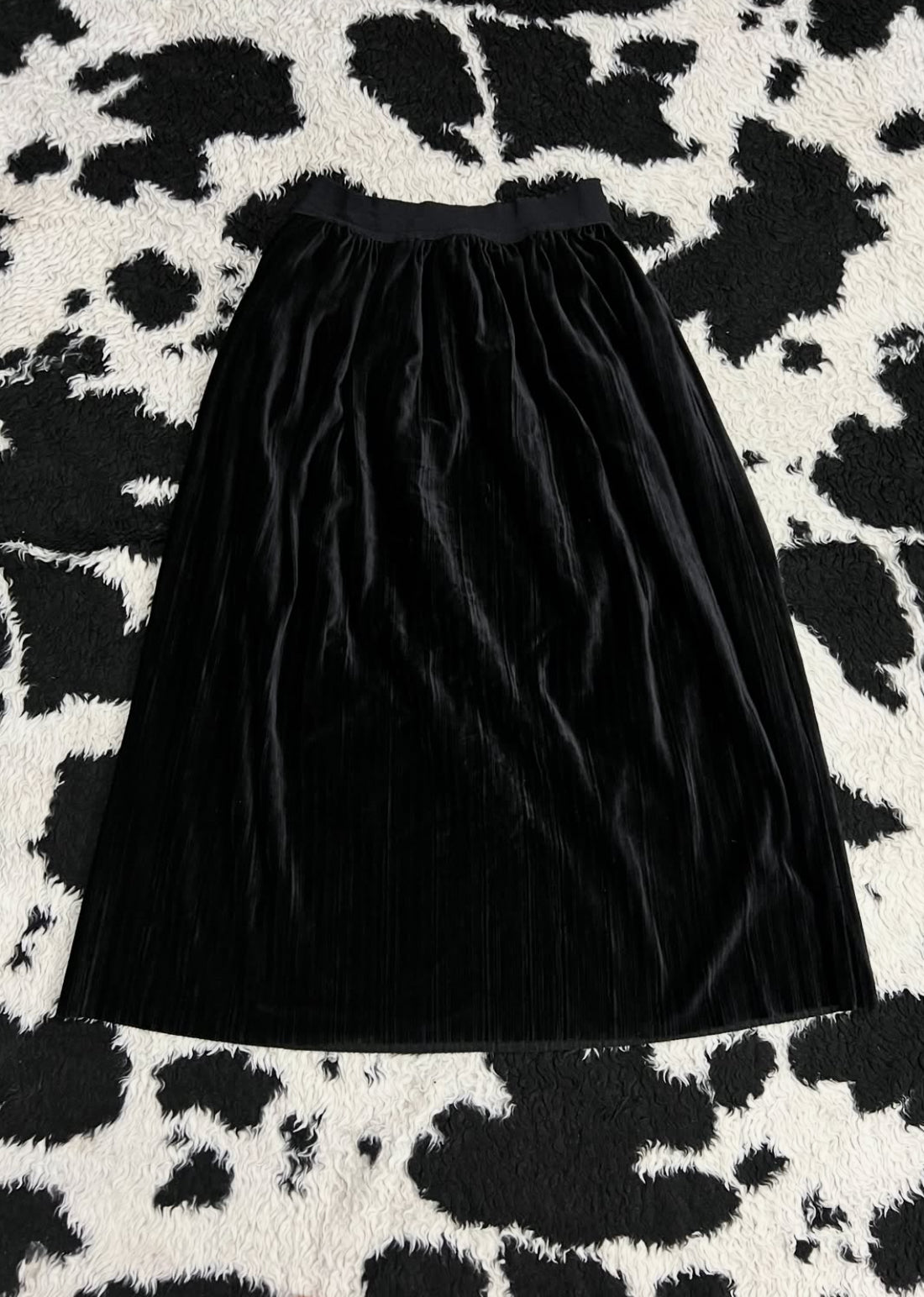 Black Pleated Long Velvet Skirt