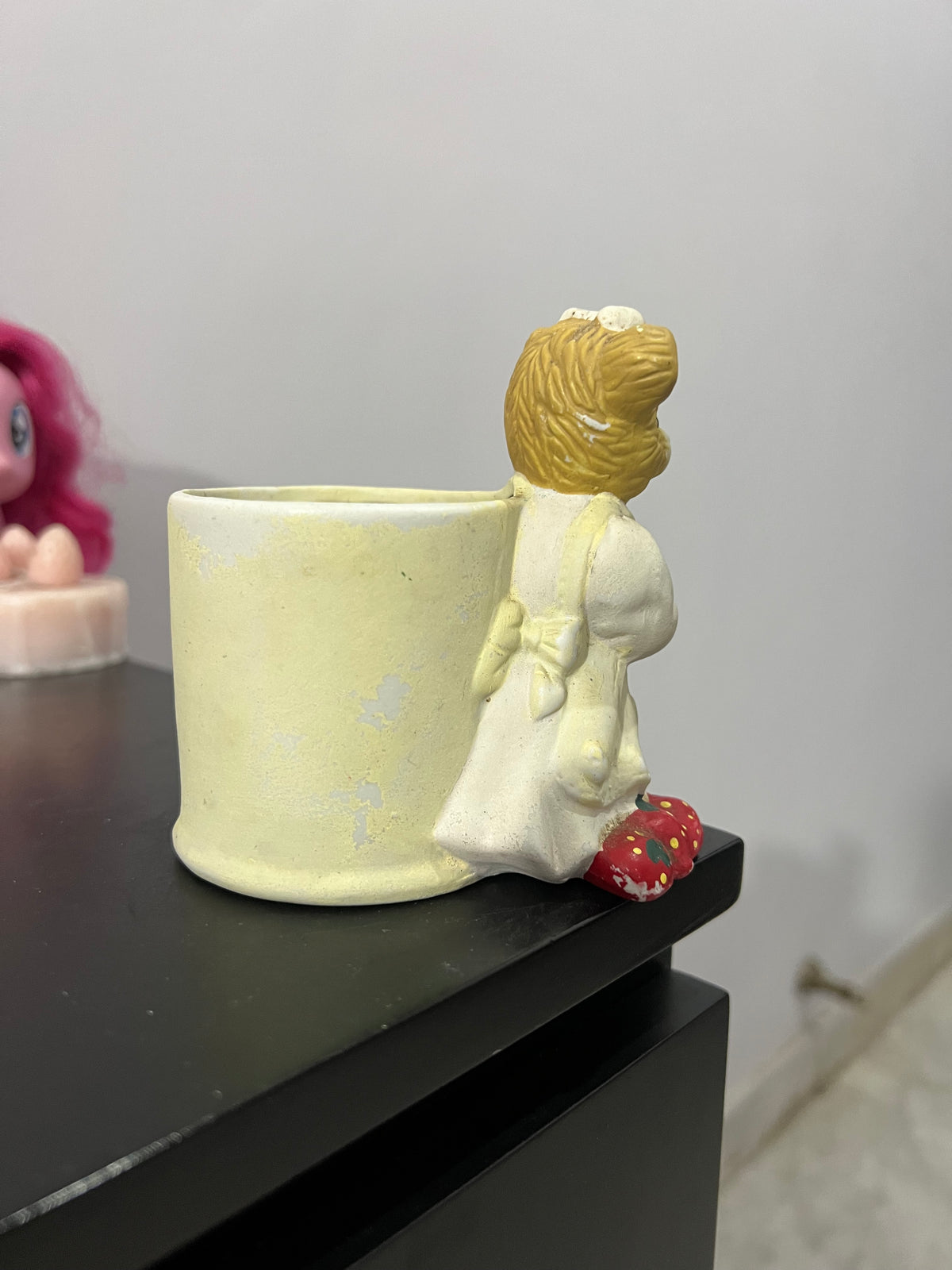 Ceramic Teddy Strawberries Holder/Plant Pot
