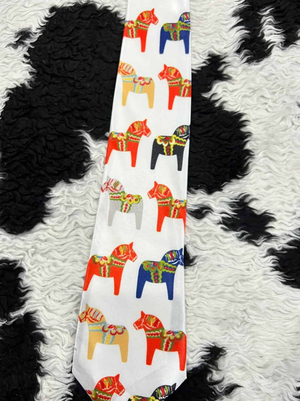 White Horses Tie