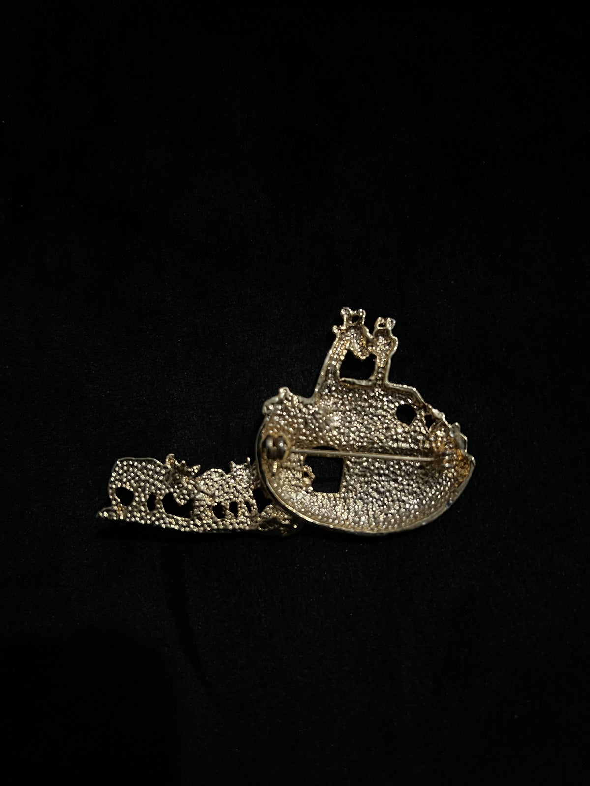 Vintage 90's Noah's Ark Gold Metal Pin