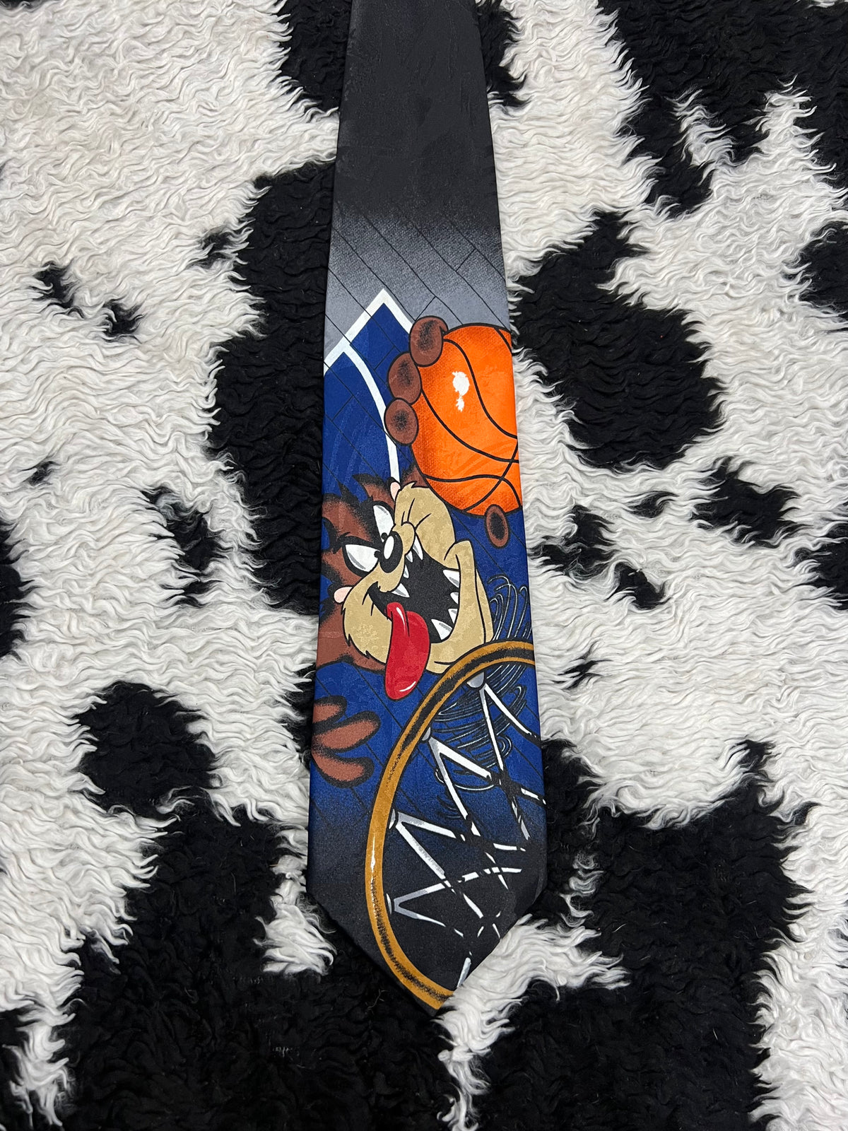 Vintage 1996 Taz Basketball Tie