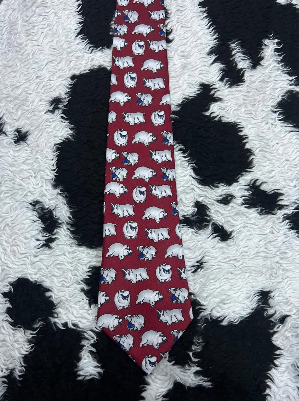 Diamond Silks Hippo Tie