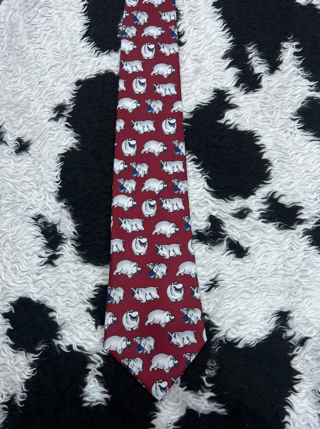 Diamond Silks Hippo Tie