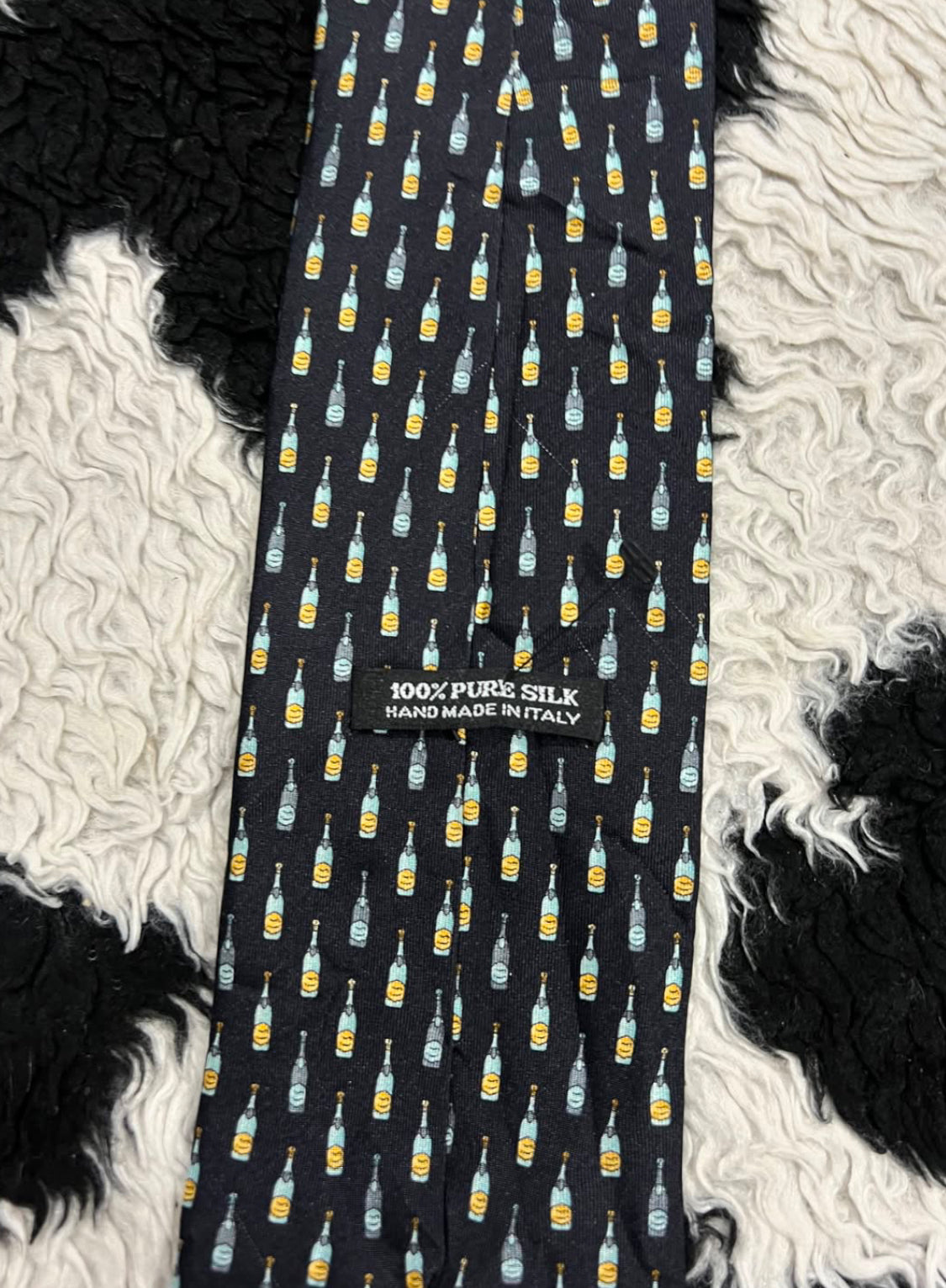 Wine Bottles Tie