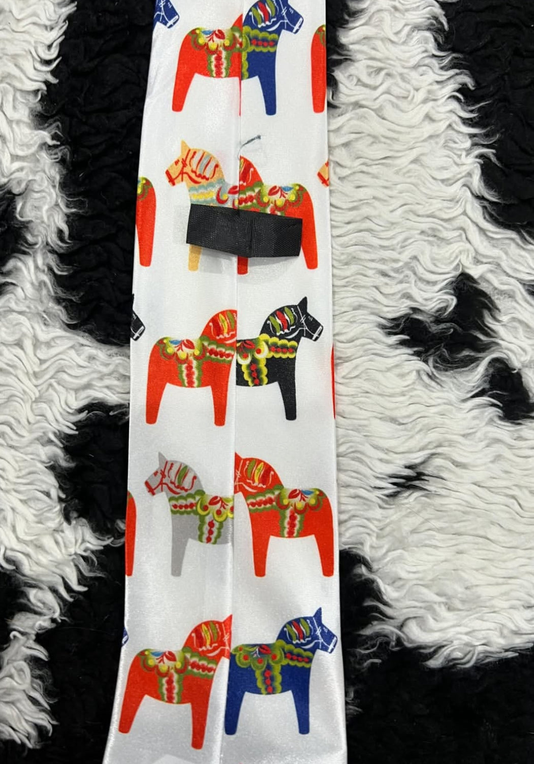 White Horses Tie