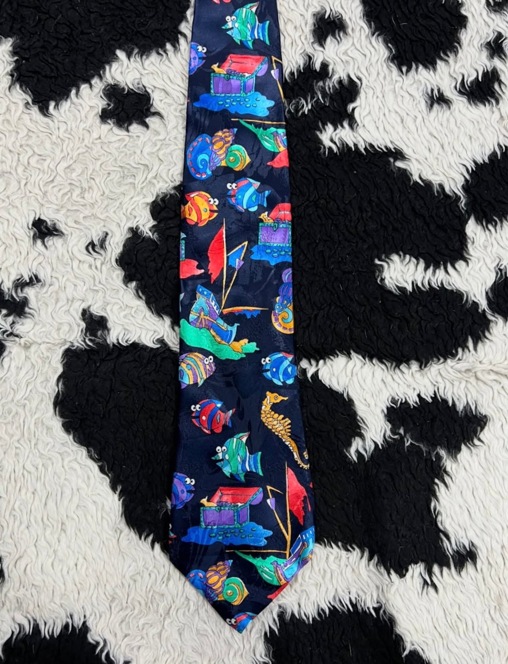Treasure in the Ocean Tie