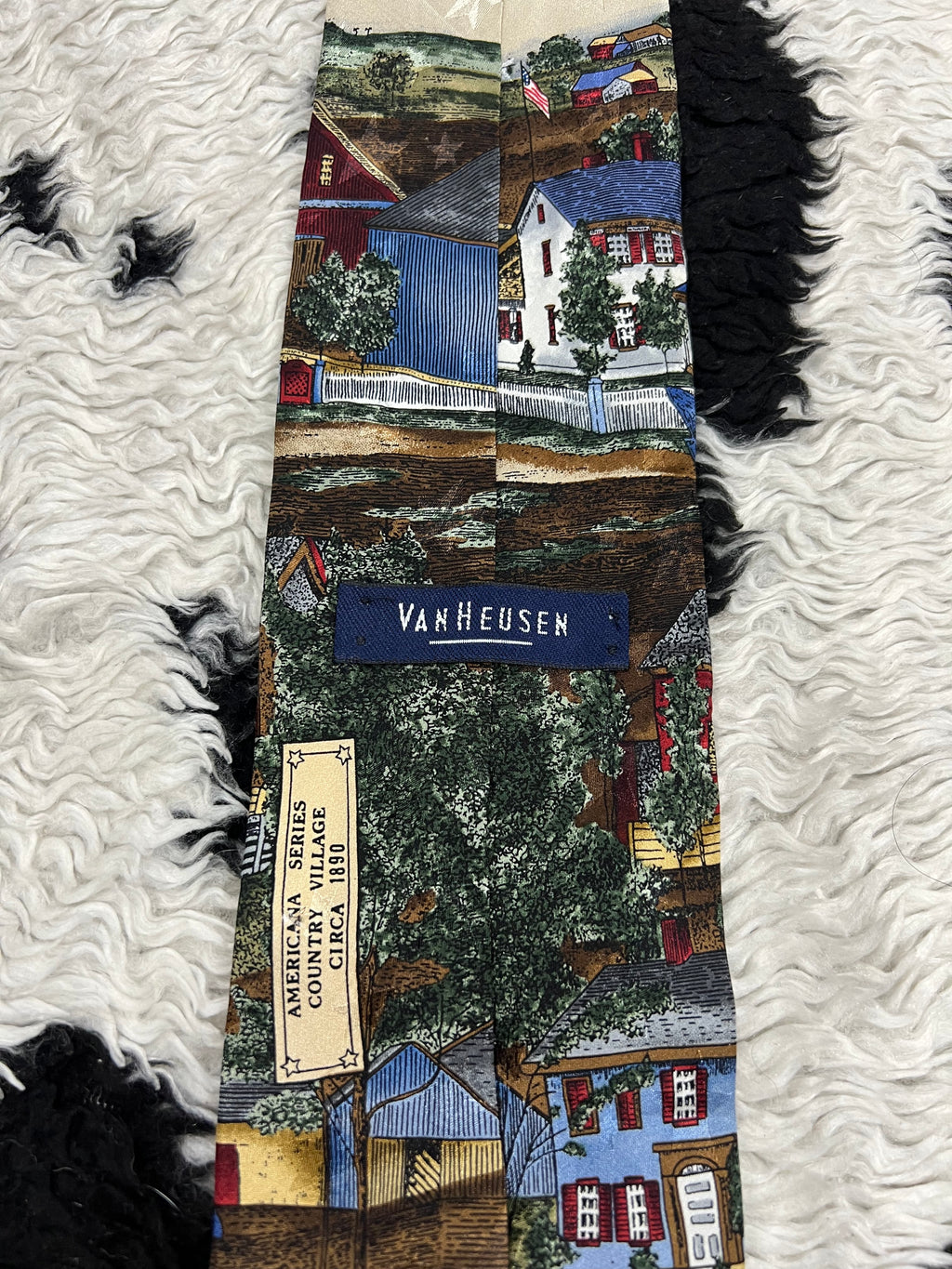 1890 Americana Country Village Tie
