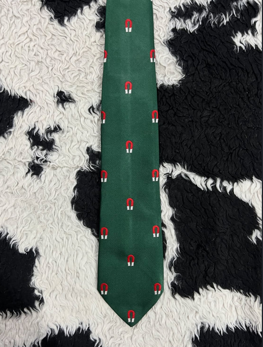 Embroidered Magnets Tie