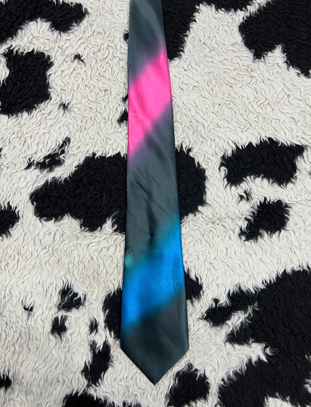 Gradient Black Tie