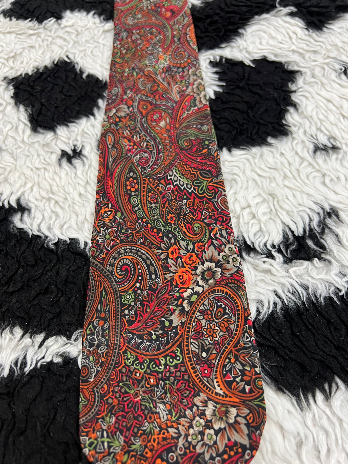 Woods & Gray Paisley Tie