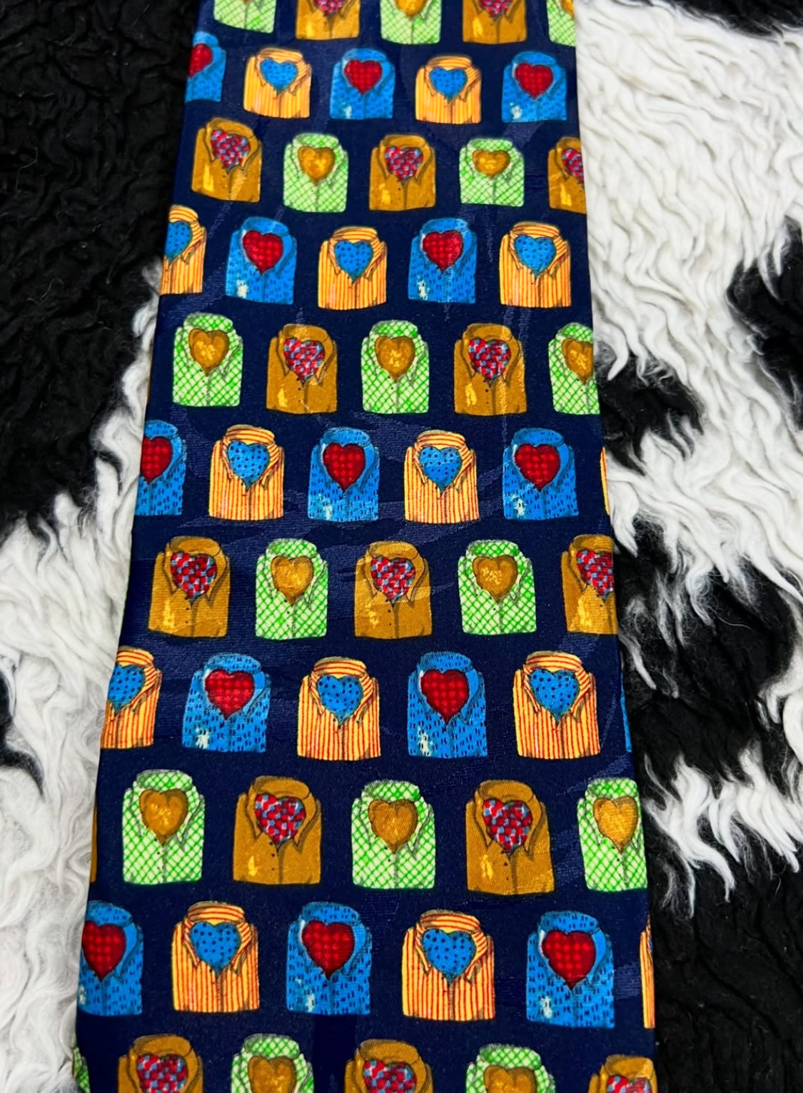 Vibrant Buttonups Tie