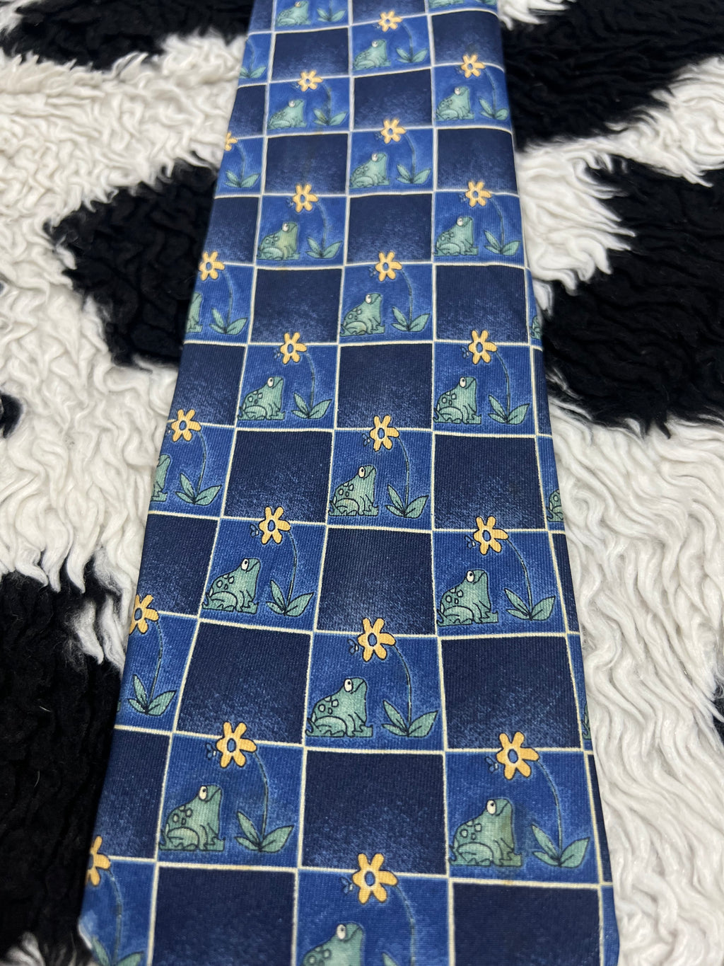 Frogs & Flowers Tie