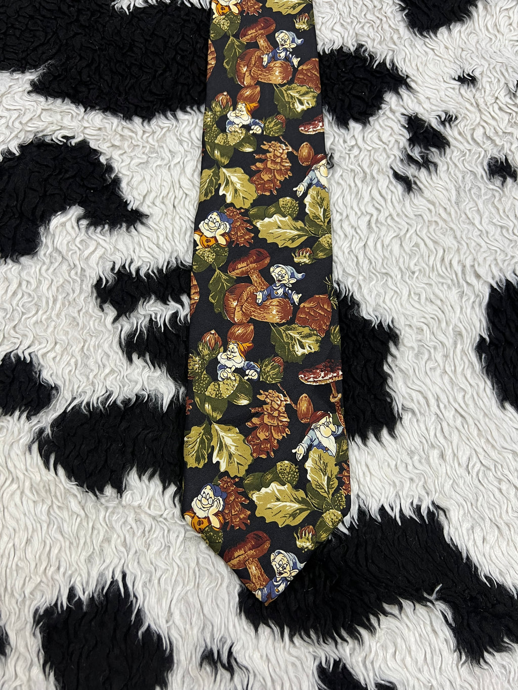 Snow White Dwarfs Tie