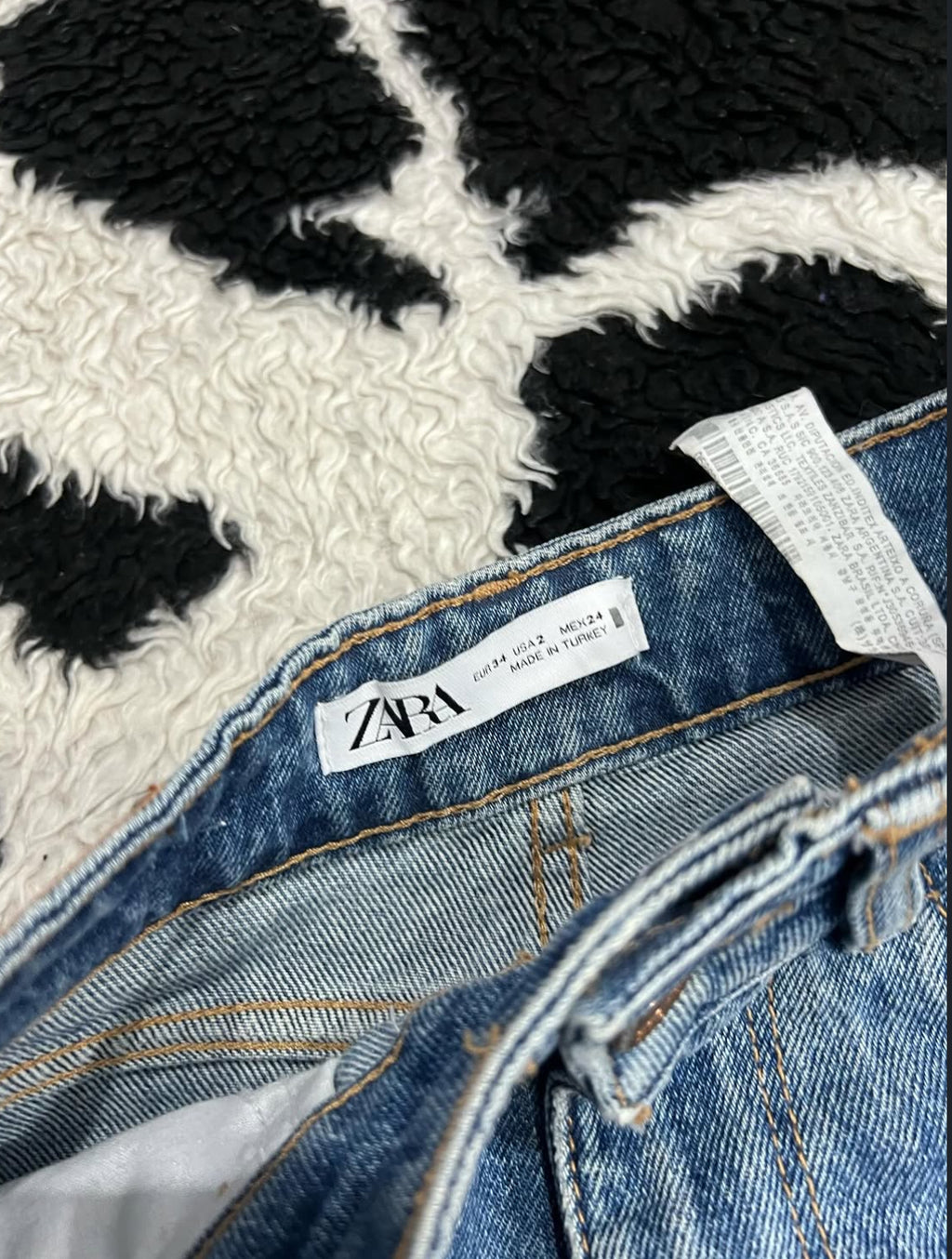 Zara High-Waisted Flare Denims (Waist 24)