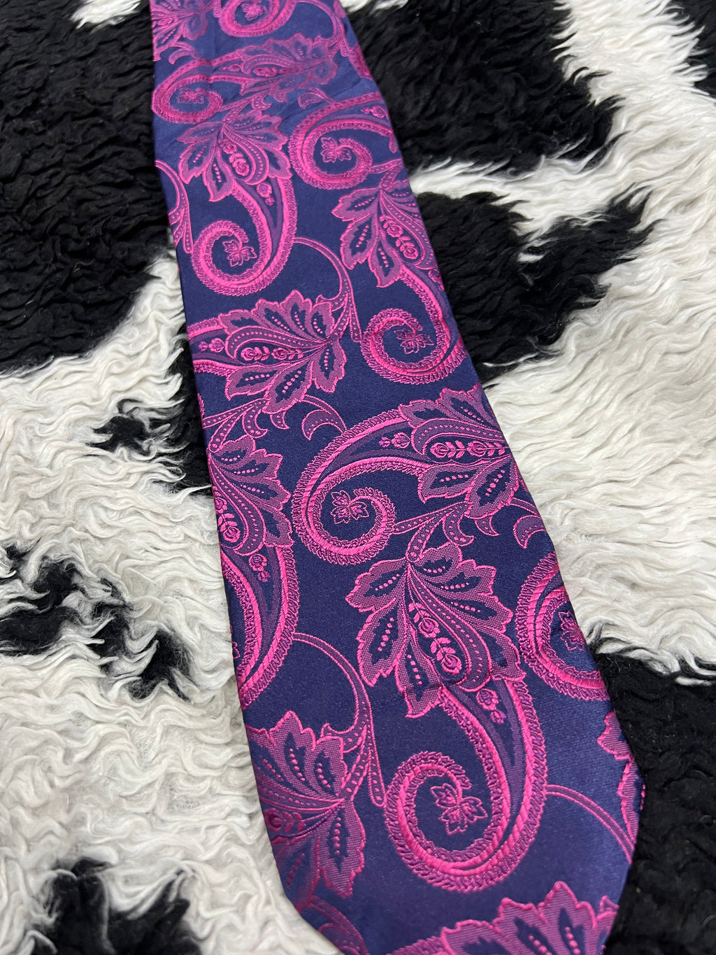 Luxury Blue & Pink Paisley Tie