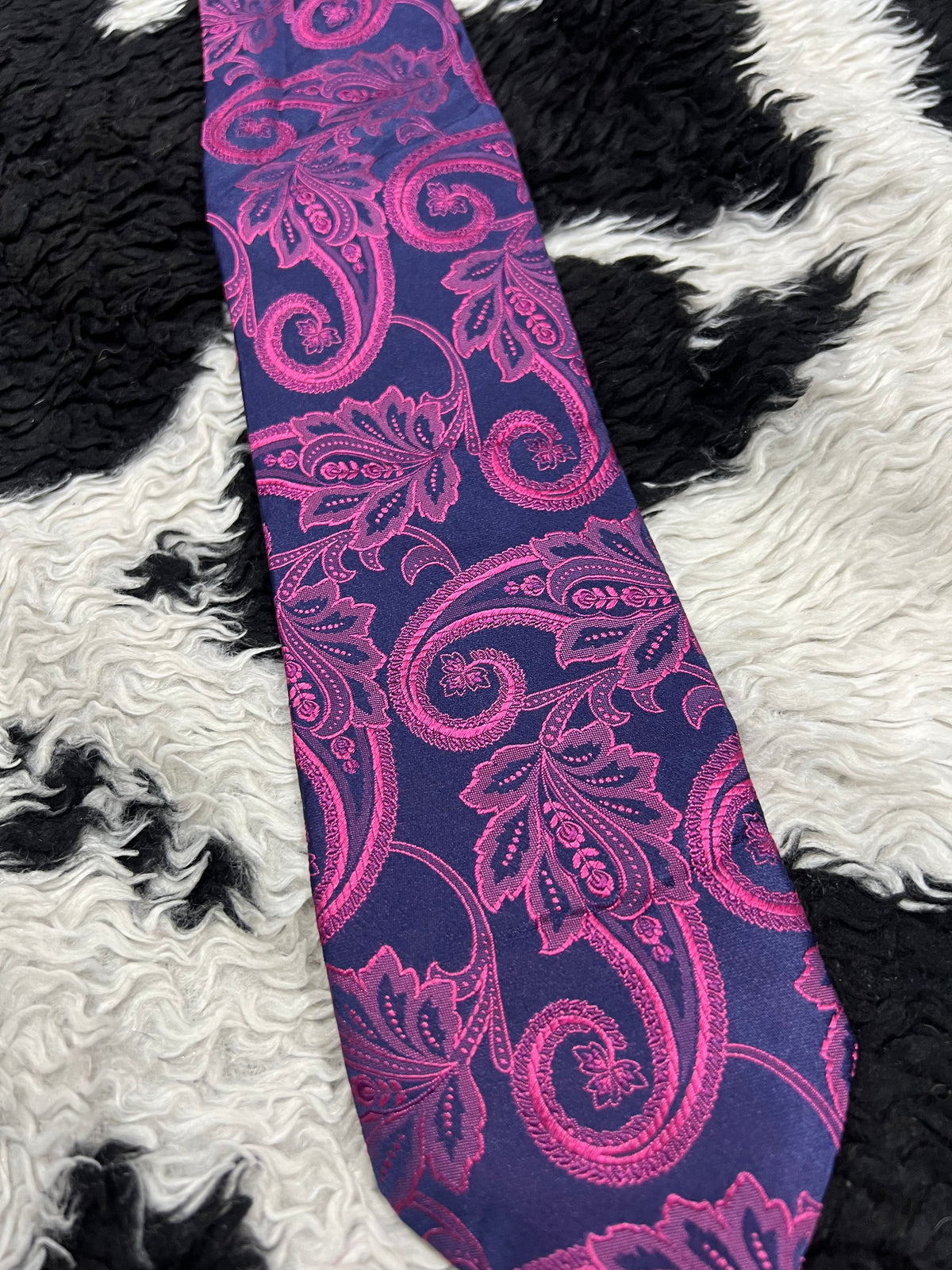 Luxury Blue & Pink Paisley Tie