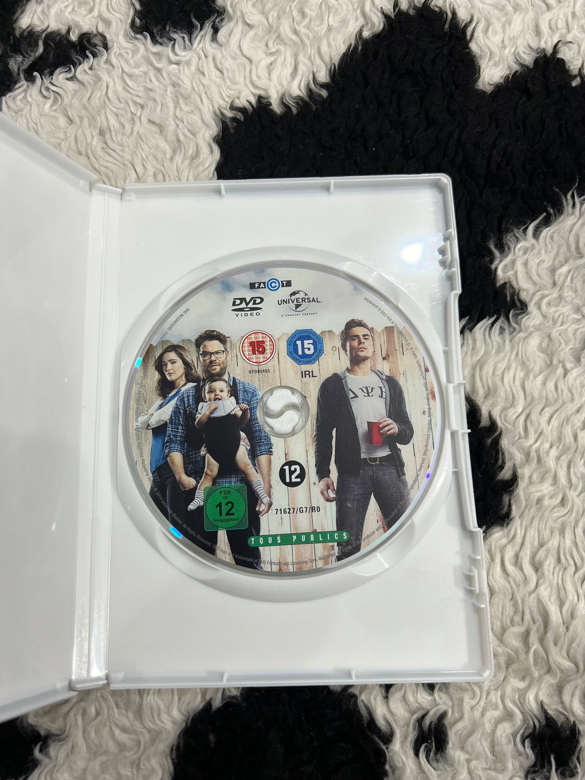 Bad Neighbors DVD