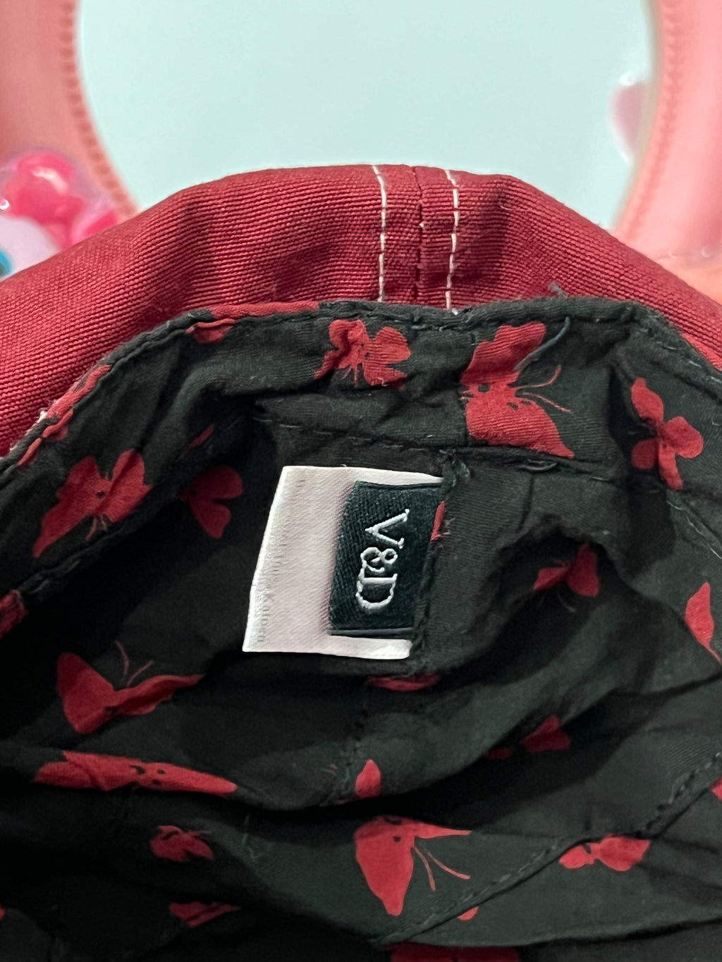 V&D Bow Red Cap