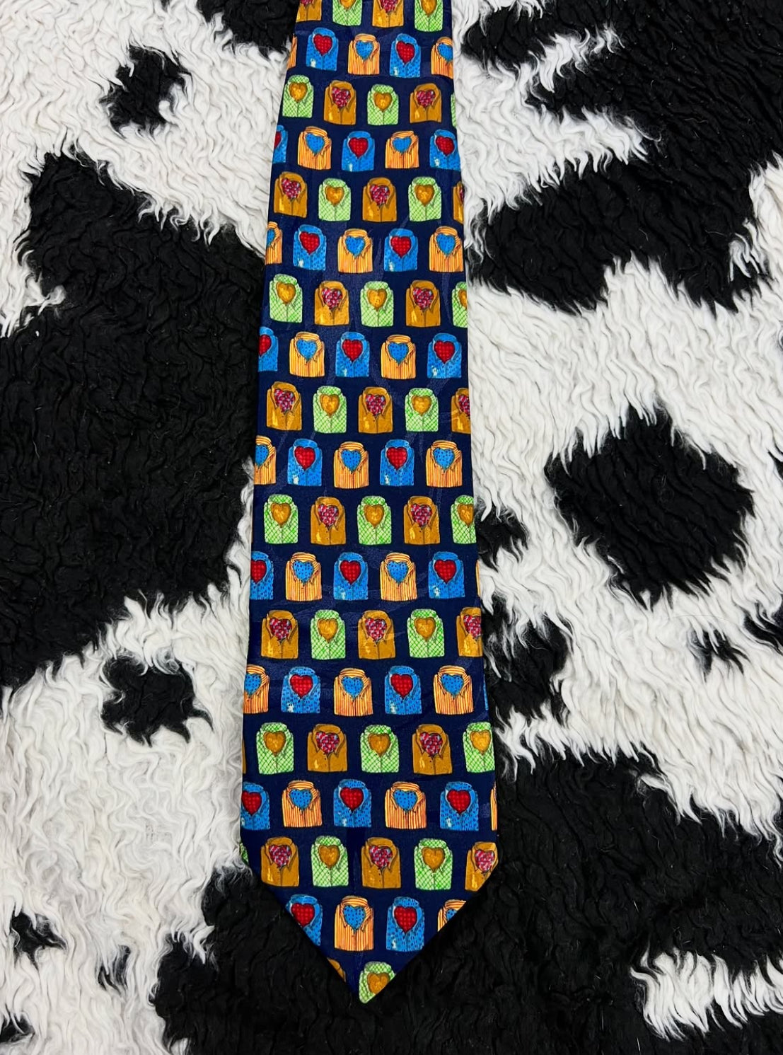 Vibrant Buttonups Tie