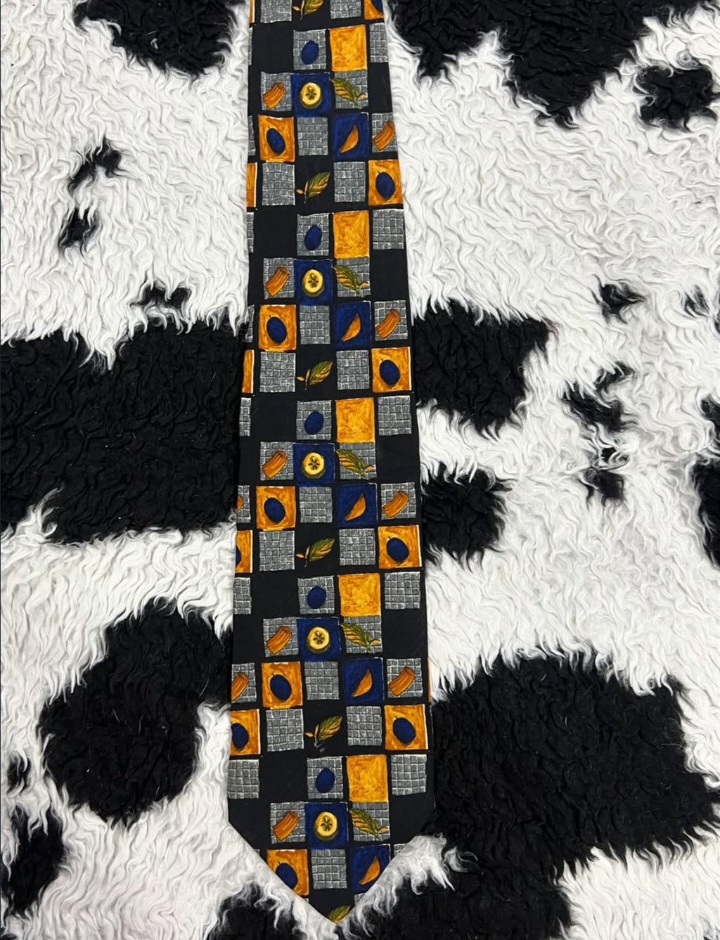 Michealis Geometrical Leaves Tie