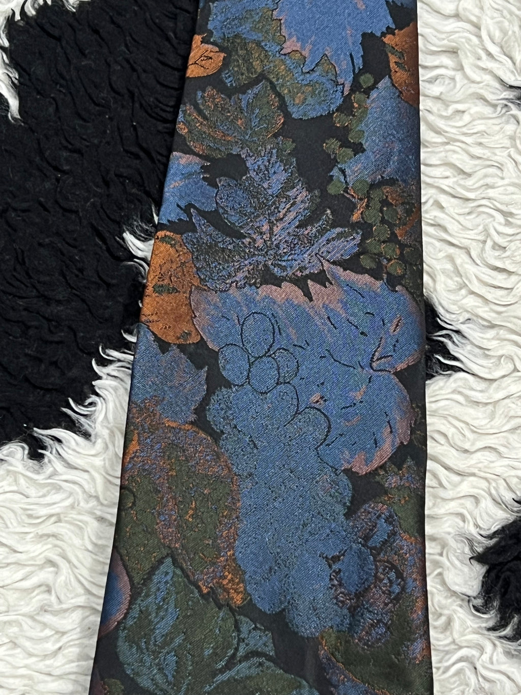Canda Fully Embroidered Grapes & Leaves Tie