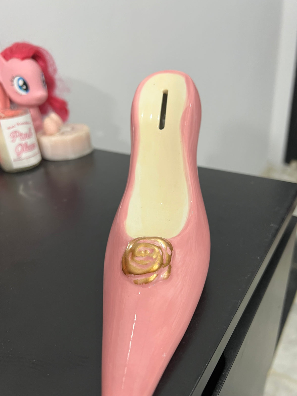 Ceramic Heel Coin Collector
