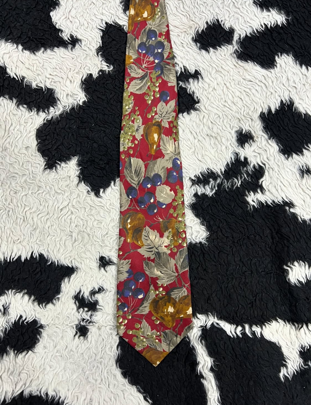 Berries & Pears Tie