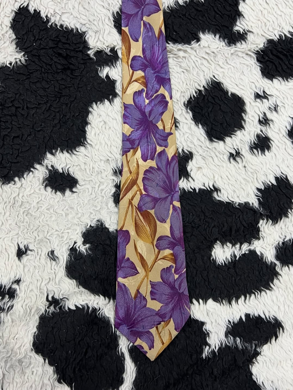 Purple Flowers Graphic Tie