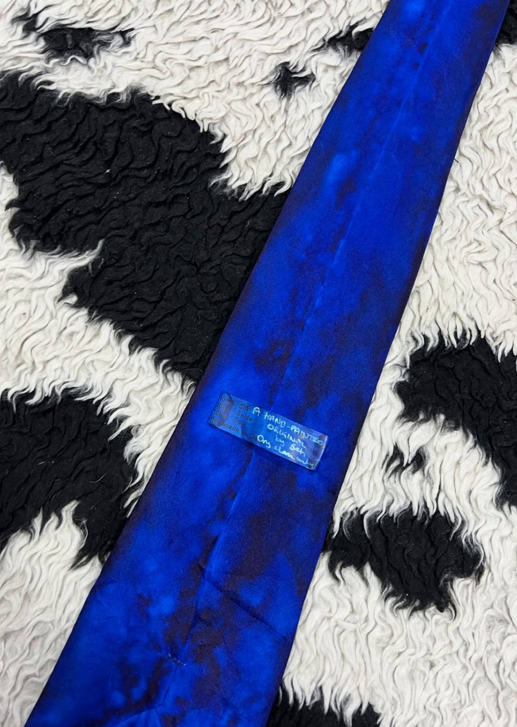 Vibrant Road View & Traffic Tie