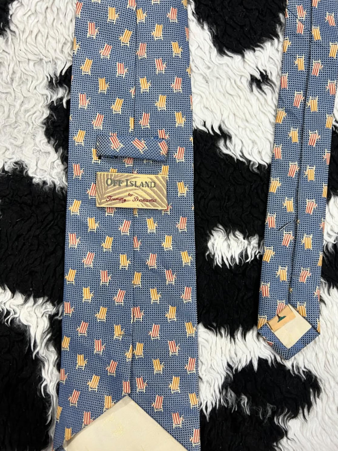 Off Island Beach Chairs Tie