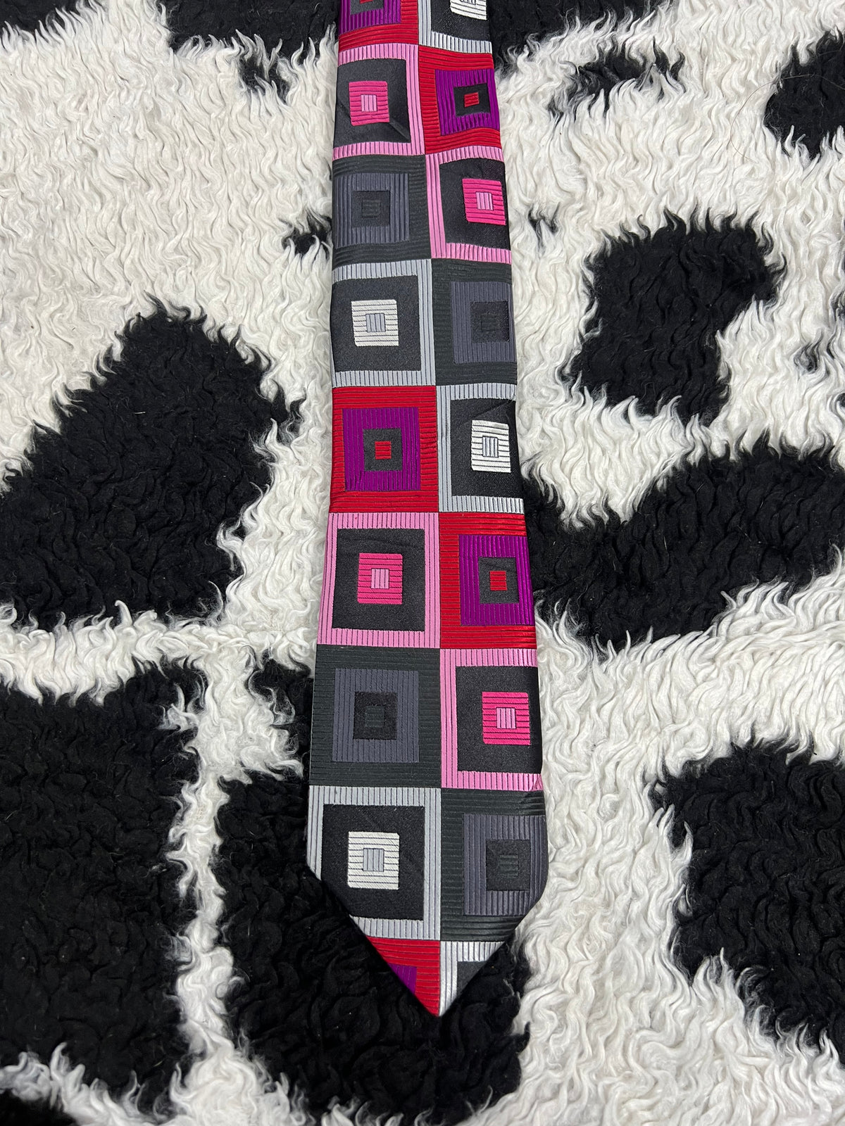 Van Buck Geometric Tie