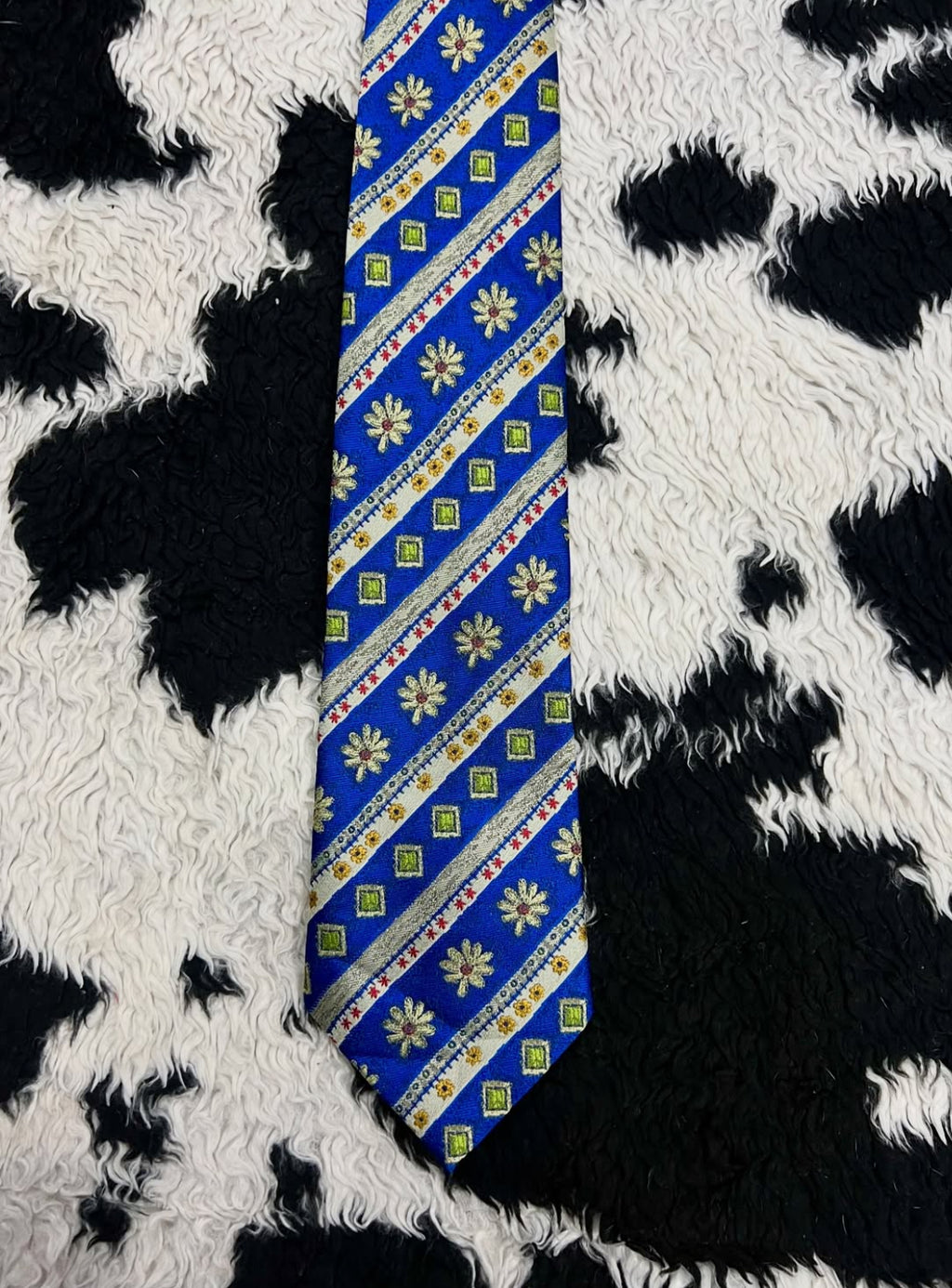 Vibrant Blue Floral Embroidered Tie