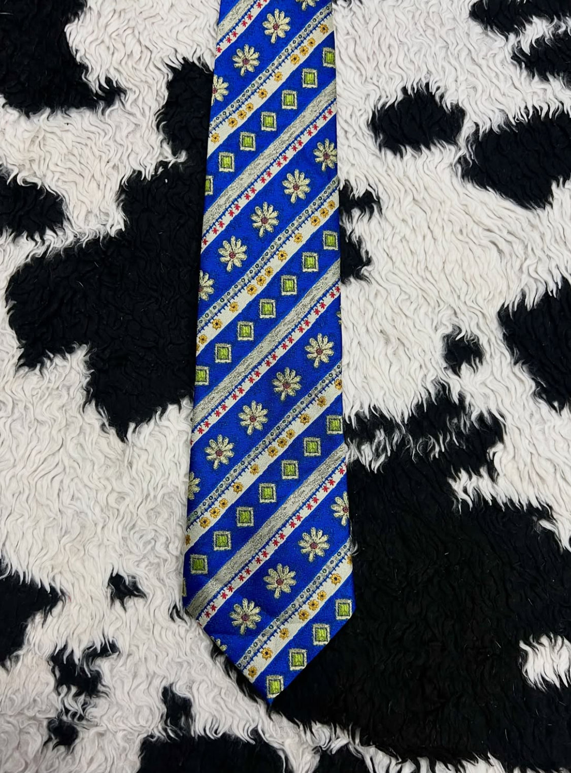 Vibrant Blue Floral Embroidered Tie