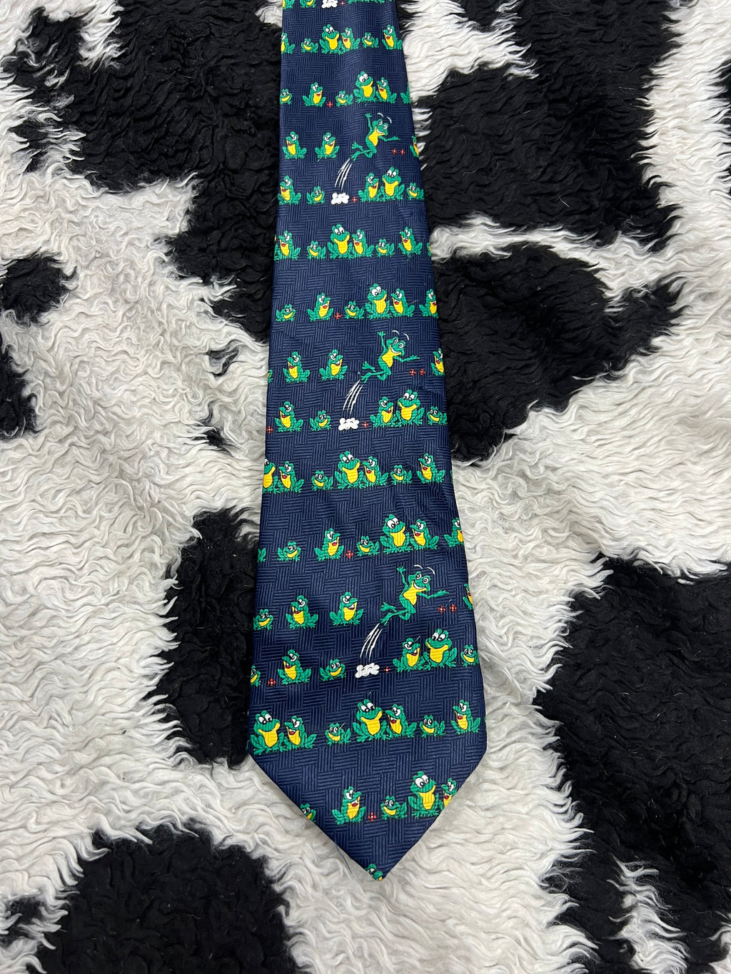Hopping Frogs Tie