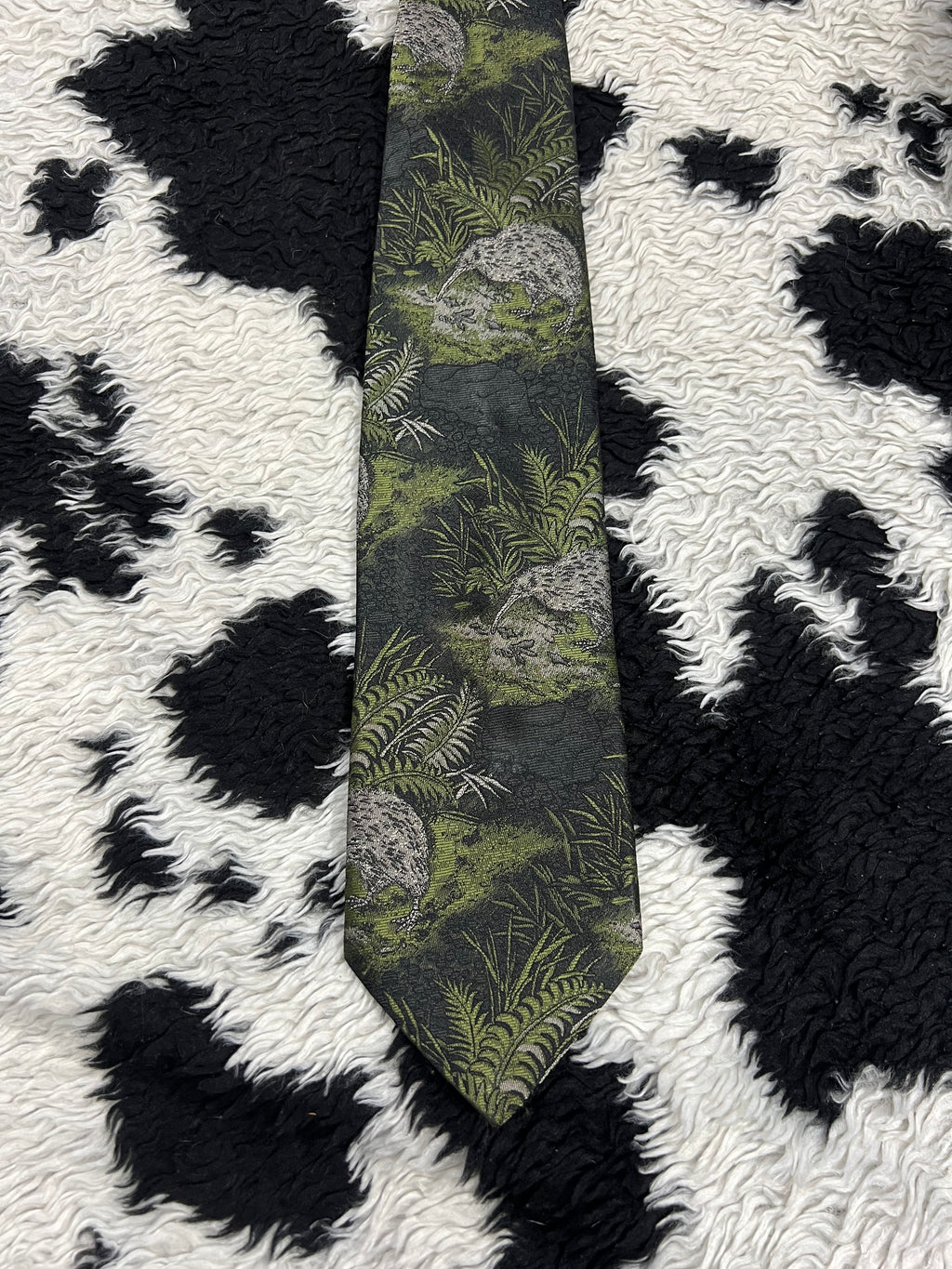 Fully Embroidered Kiwi Tie