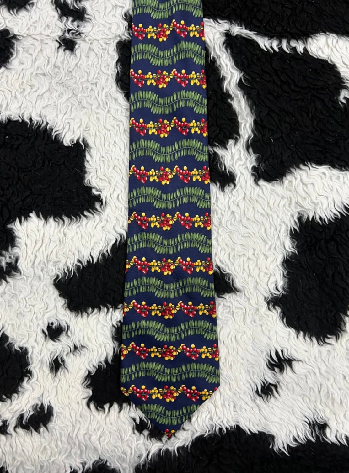 Fruit Vines Tie