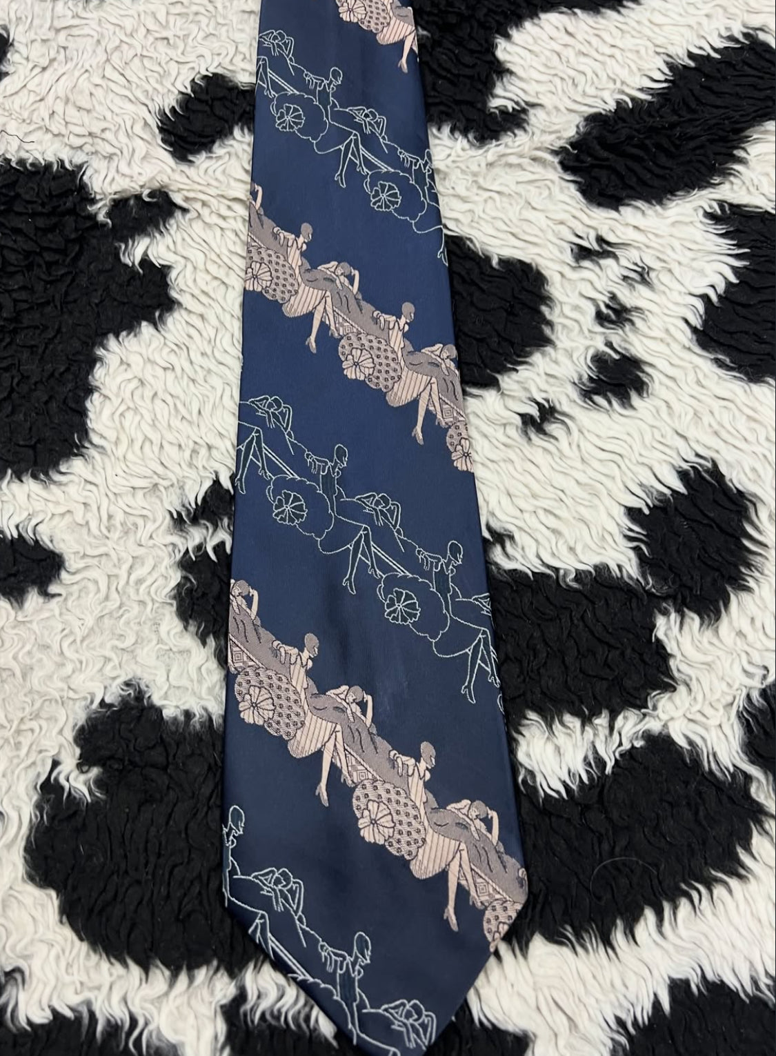 Slumbering Parisian Women Tie