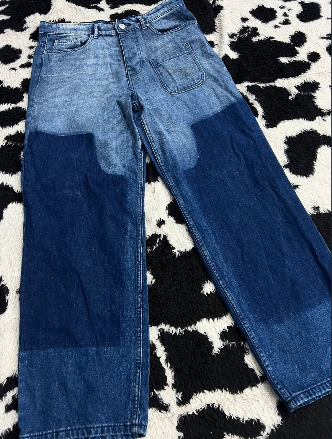 Double-Shaded Spray Painted Pockets Blue Denims (Waist 32)