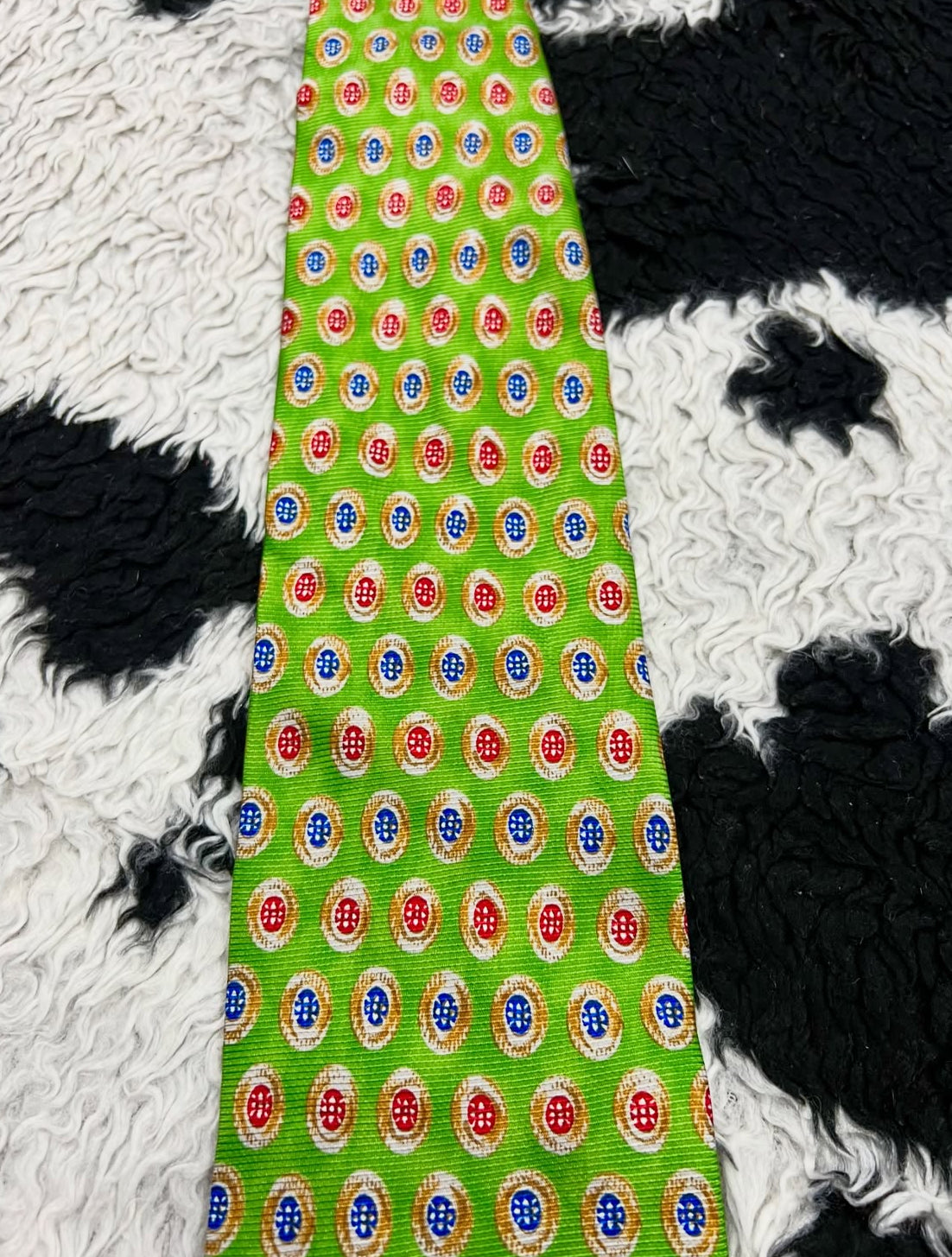 Buttons Tie