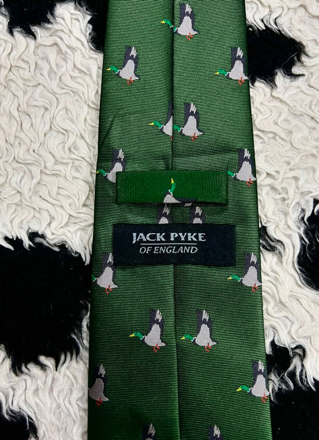 Flying Ducks Tie