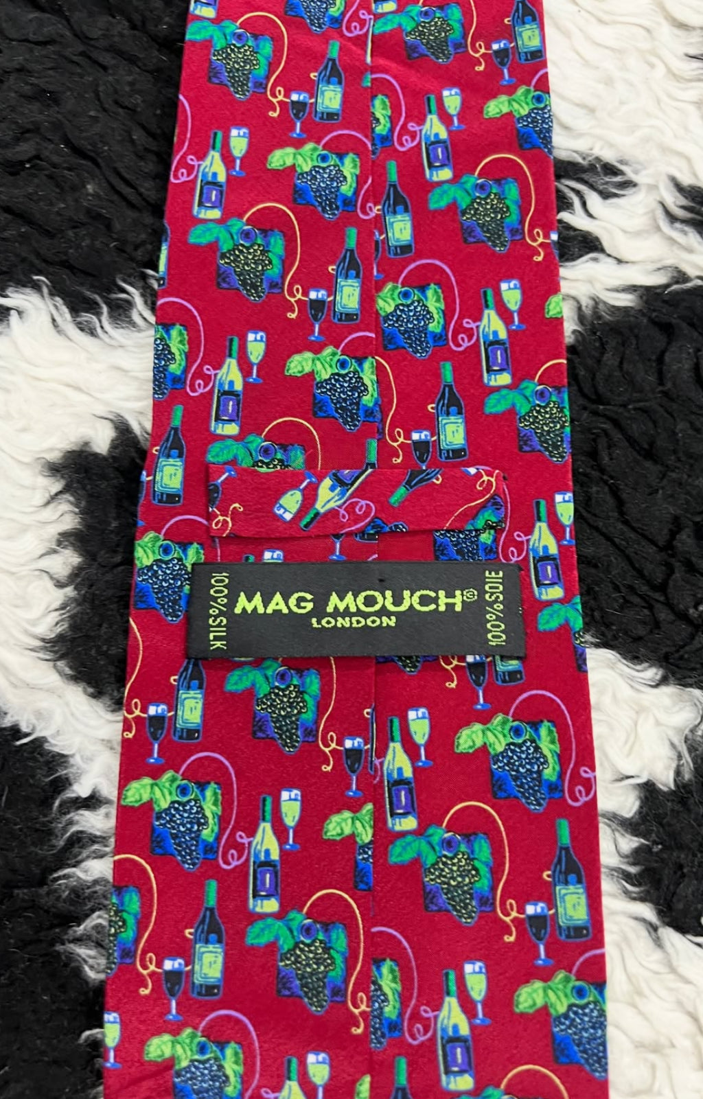 Winery Graphic Tie