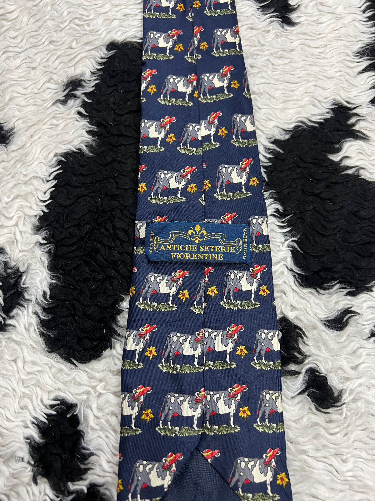 Silly Cows in Hats Tie